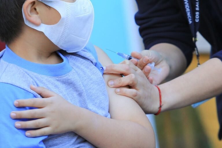 ISP autoriza uso de vacuna Sinovac contra el COVID-19 en niños desde los tres años